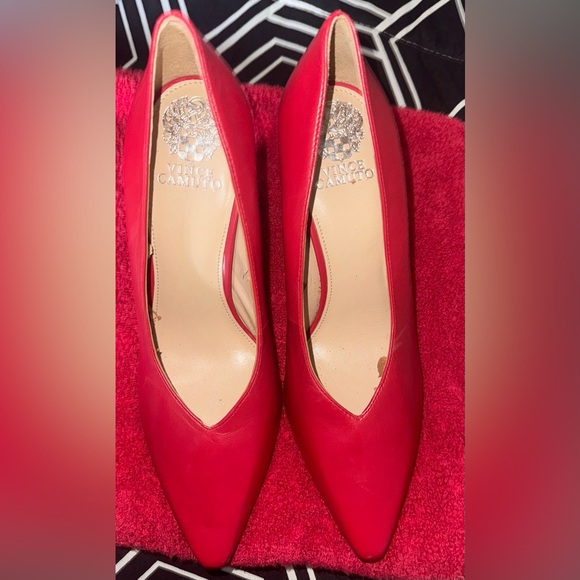 Vince Camuto Bold Red Heels - Picture 1 of 5